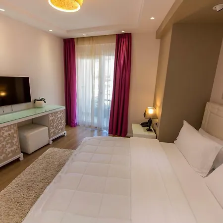 Demi ホテル Sarandë