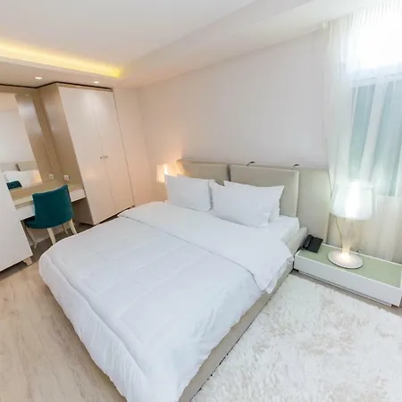 Demi ホテル Sarandë
