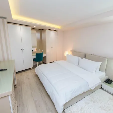 Demi 4* Sarandë