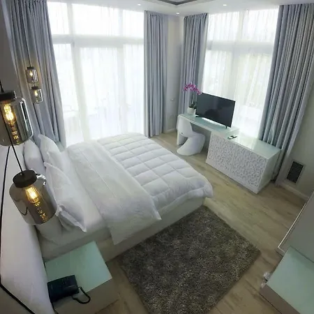 Demi Hotel 4*