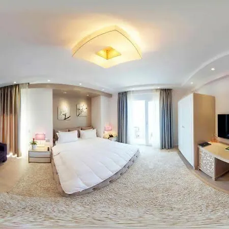 Hotel Demi 4*