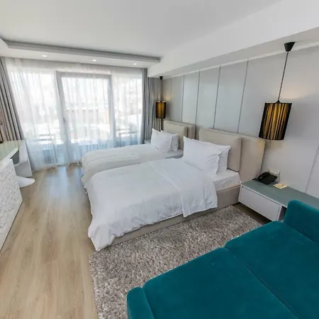 Hotel Demi