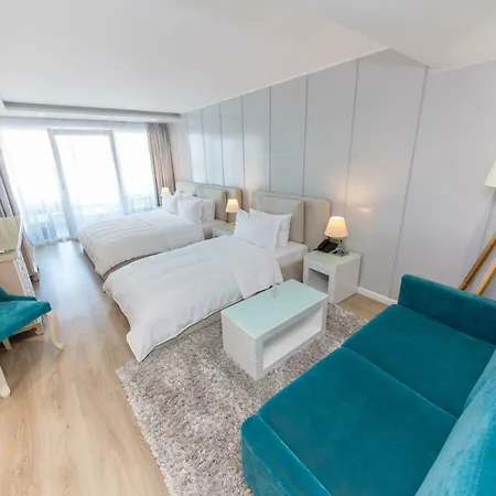 Hotel Demi 4*