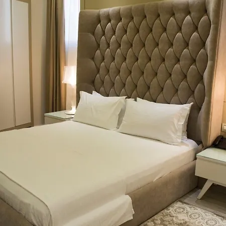 Hotel Demi 4*